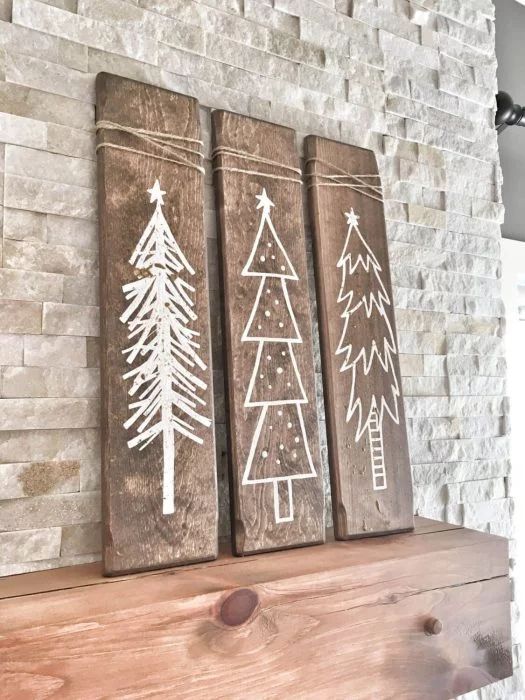 Tablas de madera pintadas con árboles de Navidad