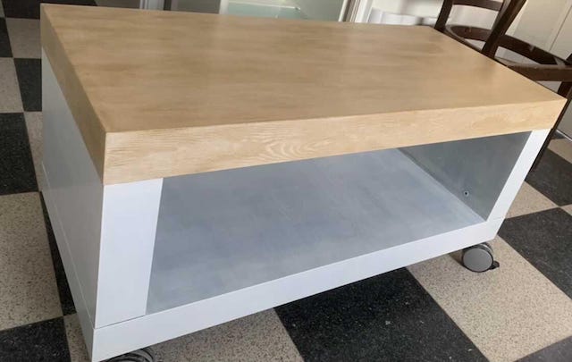 mesa baja blanco y madera