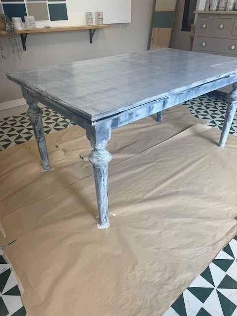 Mesa con imprimación